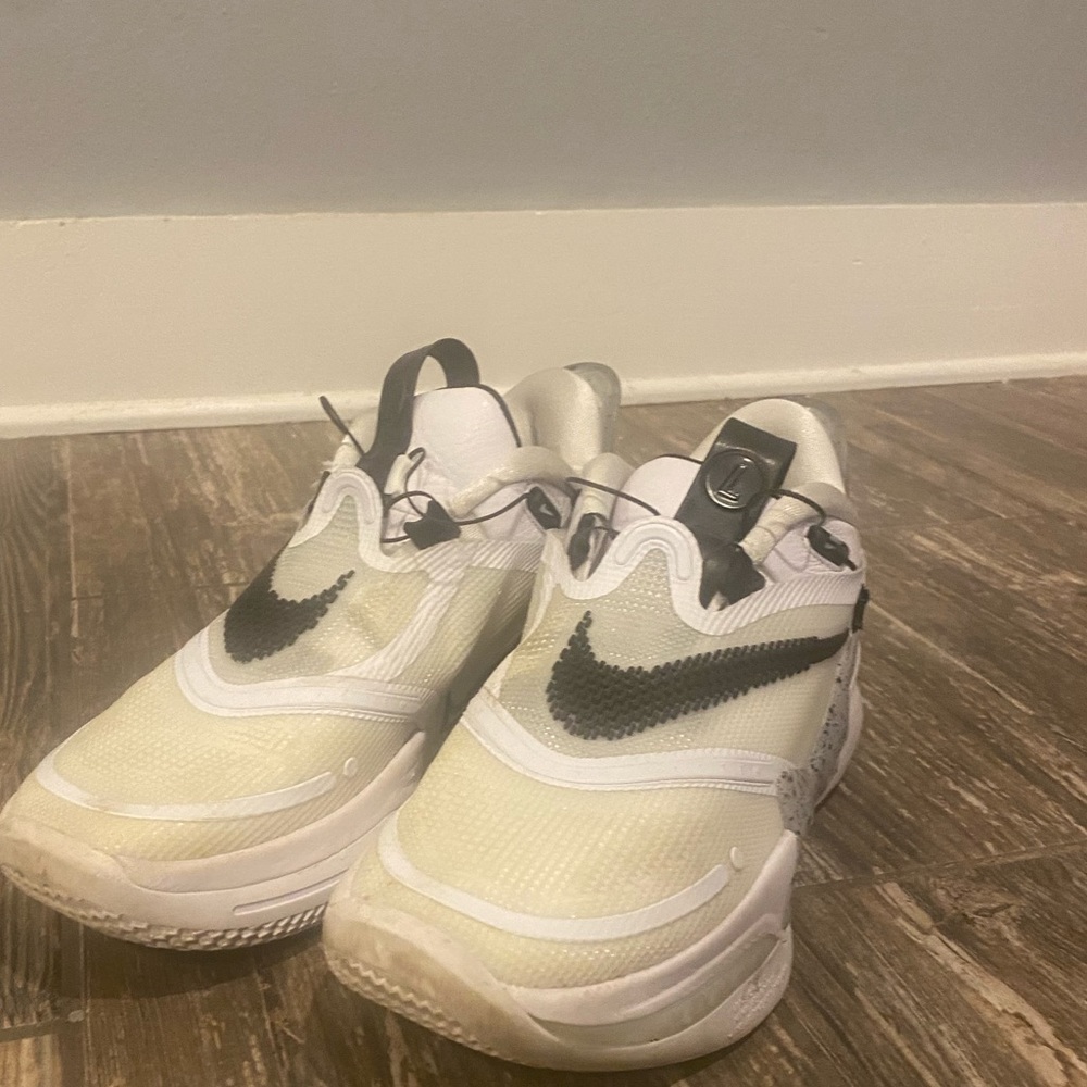Nike 2.0 Adapt self lacing shoe Men’s size 7
